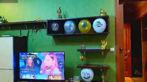 Snapshot of leona_tracie chatting on 02.27.26 Leona tracie online show from 02.27.26