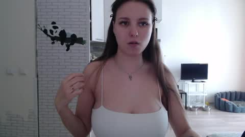 Leonaalove online show from 04.07.26