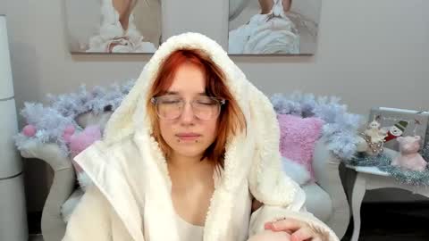 LeonaLeman online show from 01.12.25