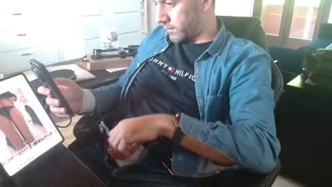 Snapshot of leone44 chatting on 05.17.26 angel e sonia online show from 05.17.26