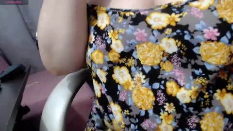 leonela   online show from 03.12.25