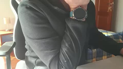 leonida62 online show from 12.17.25