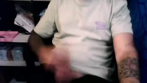 Snapshot of leonidascum chatting on 09.20.25 leonidascum online show from 09.20.25