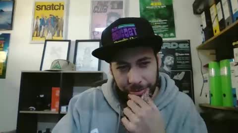 Snapshot of leonidascum chatting on 02.24.26 leonidascum online show from 02.24.26