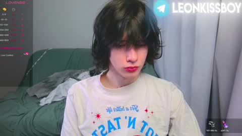 leonkissboy online show from 04.10.26