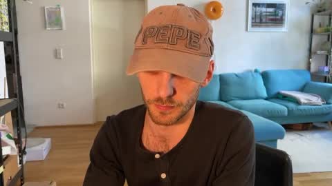 Leon online show from 04.23.26