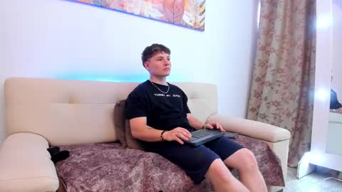 Leo  online show from 10.07.25