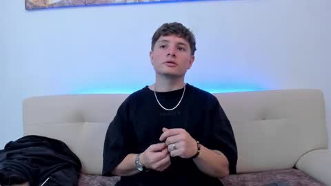 Leo  online show from 10.20.25