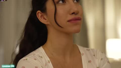 Leora online show from 02.09.25