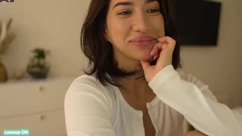 Leora online show from 02.14.25