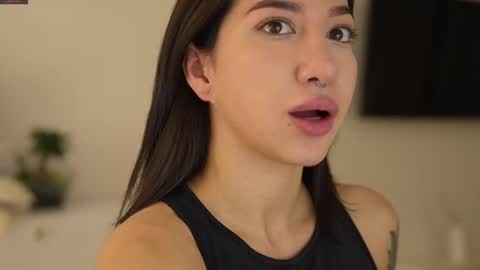 Leora online show from 02.23.25