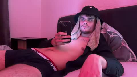 leosehenrot736234 online show from 04.17.26