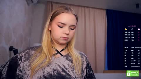 Snapshot of leotafredericks chatting on 11.17.25 Hello everyone Im Lora Its my first day Were going to have fun together online show from 11.17.25