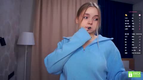 Snapshot of leotafredericks chatting on 11.21.25 Hello everyone Im Lora Its my first day Were going to have fun together online show from 11.21.25