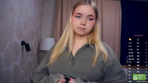 Snapshot of leotafredericks chatting on 11.27.25 Hello everyone Im Lora Its my first day Were going to have fun together online show from 11.27.25