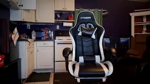 Snapshot of leppard6148 chatting on 09.21.25 Keith online show from 09.21.25