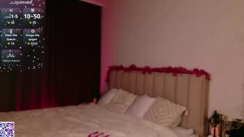 Nicole Moore online show from 11.01.25