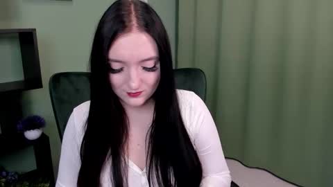 Lesley online show from 10.06.25