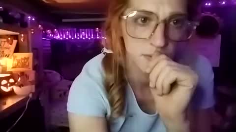 LesleyGumGrass- The Boring Trans girl online show from 10.11.25