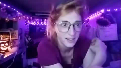 LesleyGumGrass- The Boring Trans girl online show from 10.28.25