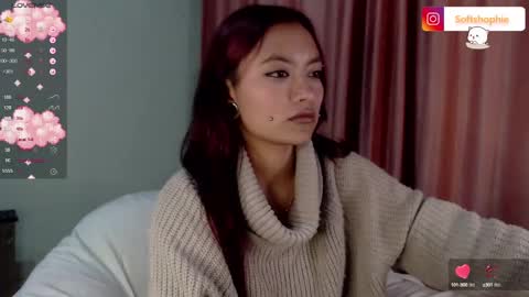 Snapshot of leslie__anderson chatting on 12.23.24 Leslie online show from 12.23.24