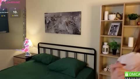 Snapshot of leslie__williams chatting on 10.26.25 Tracy online show from 10.26.25