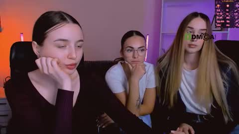 leslie_bird online show from 11.29.25