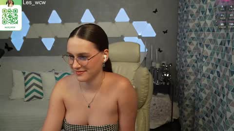 Snapshot of lesliekorfs chatting on 02.19.25 LeslieKorfs online show from 02.19.25