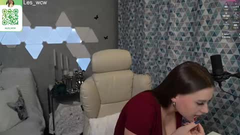 Snapshot of lesliekorfs chatting on 02.28.25 LeslieKorfs online show from 02.28.25