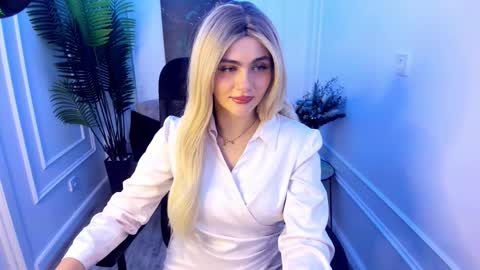 lesliemineg online show from 09.24.25