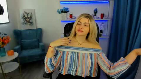 lesliemineg online show from 10.18.25