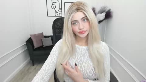 lesliemineg online show from 11.12.25