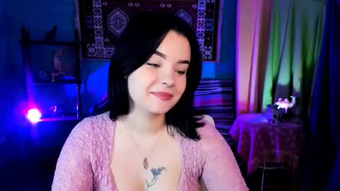 Snapshot of leslierowe chatting on 11.21.25 LeslieRowe online show from 11.21.25