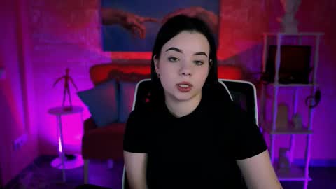 Snapshot of leslierowe chatting on 11.22.25 LeslieRowe online show from 11.22.25