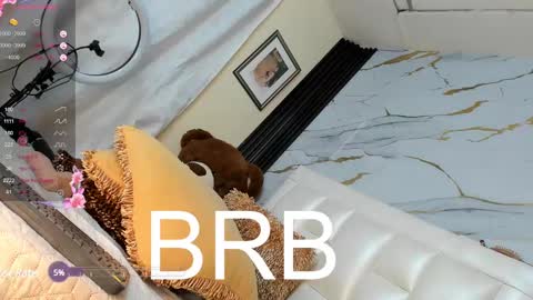 I am here from Monday to Friday from 730 am to 130 pm Colombia time and saturday from 500 am to 1000 am .... Soon Blue page online show from 03.02.25