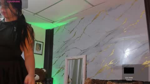 I am here from Monday to Friday from 730 am to 130 pm Colombia time and saturday from 500 am to 1000 am .... Soon Blue page online show from 11.14.25