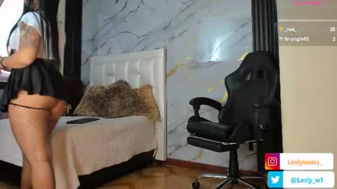 I am here from Monday to Friday from 730 am to 130 pm Colombia time and saturday from 500 am to 1000 am .... Soon Blue page online show from 07.13.26