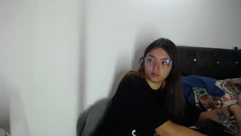 lessliee online show from 12.18.24