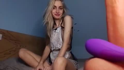 lesyawhite online show from 10.30.25