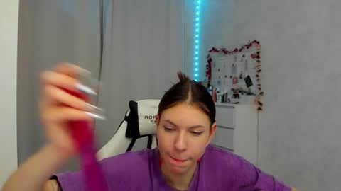 Snapshot of let_me_seee chatting on 12.05.24 Fiona online show from 12.05.24