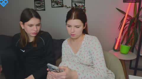 Snapshot of let_me_seee chatting on 01.22.25 Fiona online show from 01.22.25
