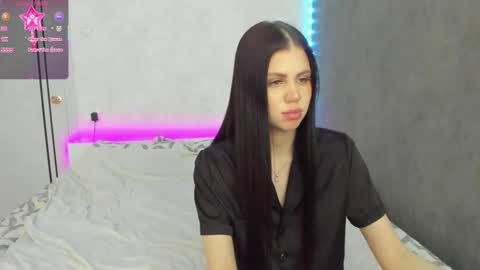 Snapshot of let_me_seee chatting on 02.17.25 Fiona online show from 02.17.25