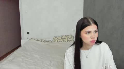 Snapshot of let_me_seee chatting on 02.18.25 Fiona online show from 02.18.25
