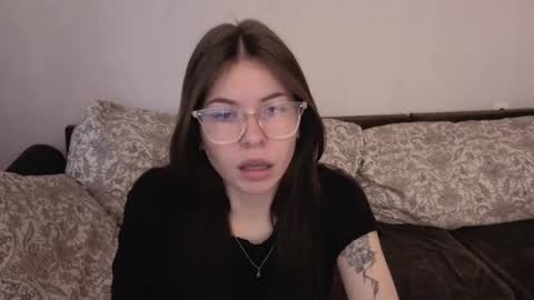 Snapshot of let_me_seee chatting on 12.01.25 Fiona online show from 12.01.25