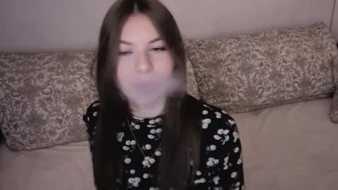 Snapshot of let_me_seee chatting on 12.16.25 Fiona online show from 12.16.25