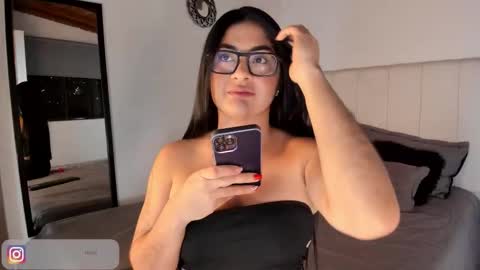 Snapshot of leticiaroldan chatting on 10.09.25 Leticia online show from 10.09.25