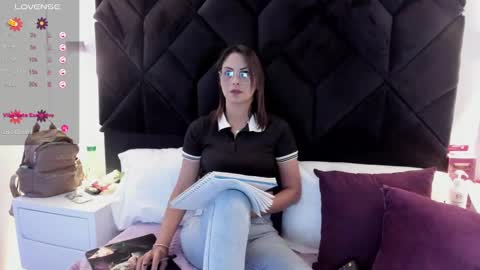 Snapshot of letiziia_sky chatting on 01.22.25 letiziia online show from 01.22.25