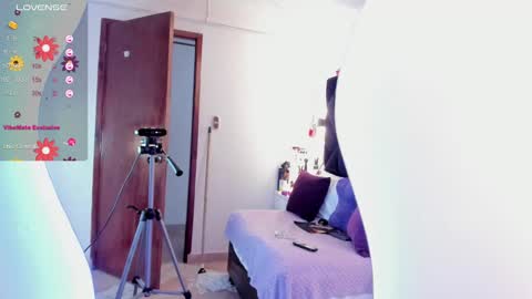 Snapshot of letiziia_sky chatting on 01.25.25 letiziia online show from 01.25.25
