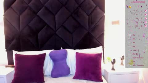 Snapshot of letiziia_sky chatting on 10.01.25 letiziia online show from 10.01.25