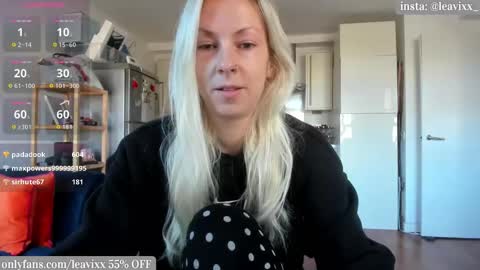 Snapshot of leusee chatting on 10.30.25 LeaVixx online show from 10.30.25